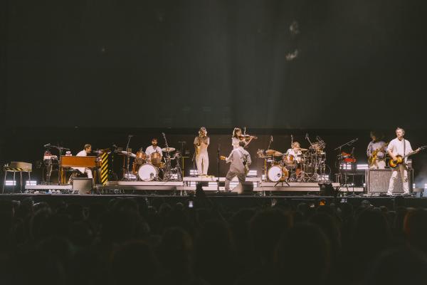 VAMPIRE WEEKEND 2909