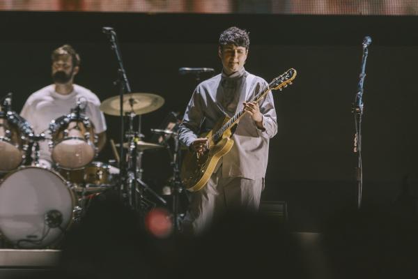 VAMPIRE WEEKEND 7195